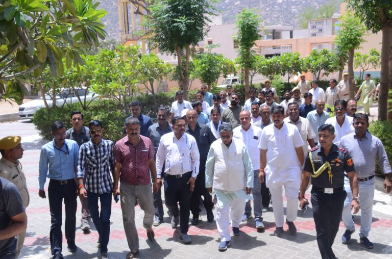 आसाम के राज्यपाल का किया जैन समाज ने भव्य स्वागत