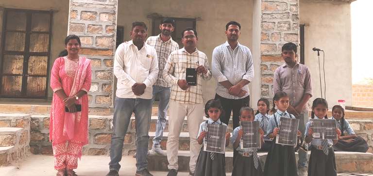 शिक्षक नंदलाल राही की पुस्तक तमाचा का हुआ विमोचन