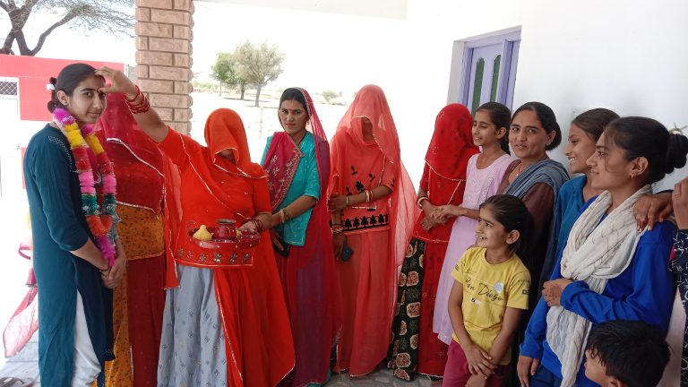 एक छोटे से गांव की बालिका ने किया जिला टॉप