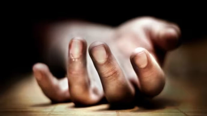 बैंक मैनेजर की पत्नी ने की आत्महत्या