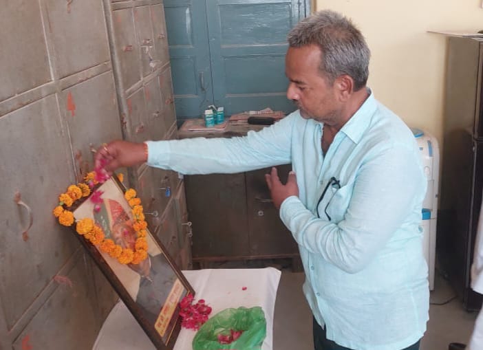 डॉ. पुरोहित को भावपूर्ण श्रद्धांजलि
