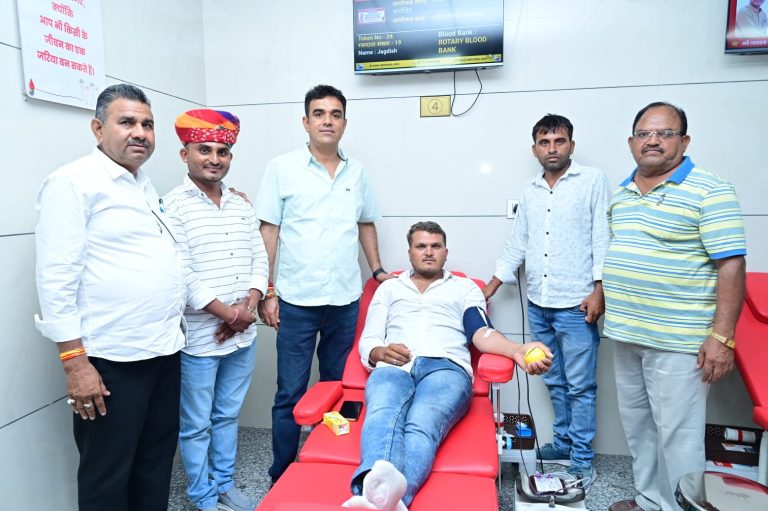 यूथ कांग्रेस के जिला महासचिव हरीश राणावत के जन्म दिवस पर 45 यूनिट रक्तदान