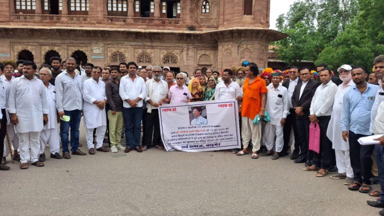 स्टूडेंट की मौत के मामले में सौंपा ज्ञापन