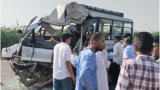 जोधपुर-बाड़मेर हाईवे पर खड़ी प्राईवेट बस में जा घुसी मिनी बस,  3 की मौत, 8 घायल