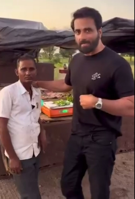 सोनू सूद के कहने पर किसान से छोड़ा गुटखा खाना, वीडियो वायरल