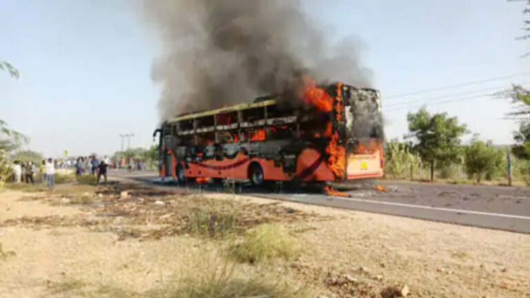 जैसलमेर: बस बनी आग का गोला, 15 से अधिक लोग जिंदा जले, कई गंभीर घायल